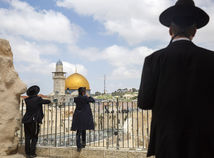 Izrael koronavírus opatrenia Židia sviatok pesach