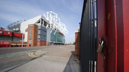 Vzácnu trofej vybojoval s Bestom či Charltonom. Zomrel dlhoročný hráč United