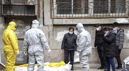 Čína má viac mŕtvych a padá jej ekonomika