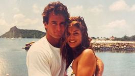 Takto vyzerala Crawford na prvom výlete s manželom! Veľa toho na sebe nemala