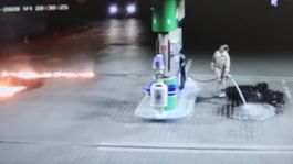 Video: Žena vylevala na nitrianskej pumpe benzín a zapálila ho!