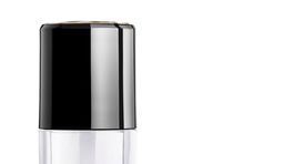 Ochranný priehľadný lak na nechty "top coat" od Lancôme Vernis. Info o cene v online predaji. 