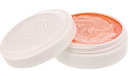 Posilňujúci krém na nechty s výťažkom z marhule Christian Dior Creme Abricot Fortifying Cream for Nails. Info o cene v predaji. 