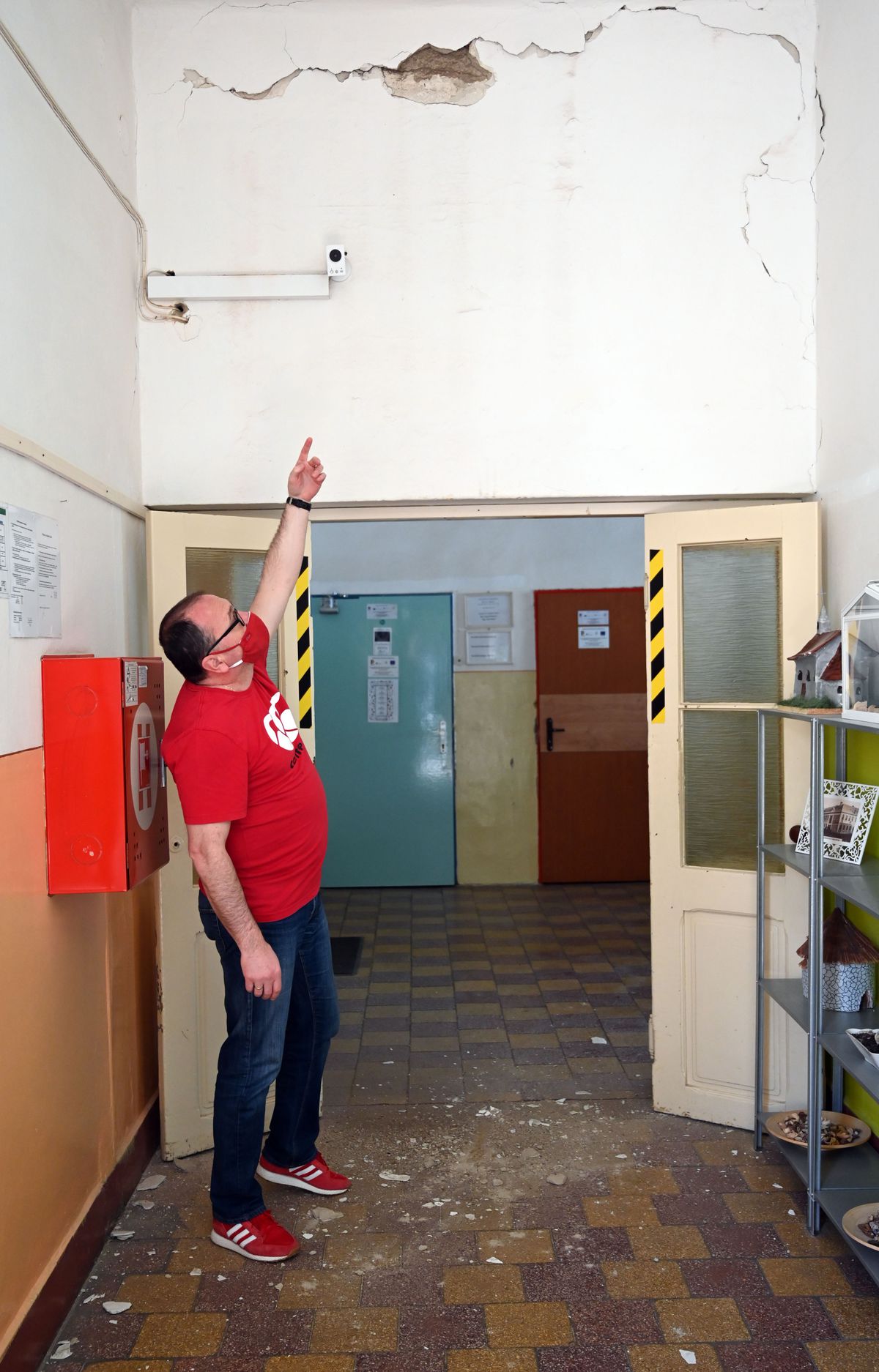 Riaditeľ Základnej školy Pavla Horova v...