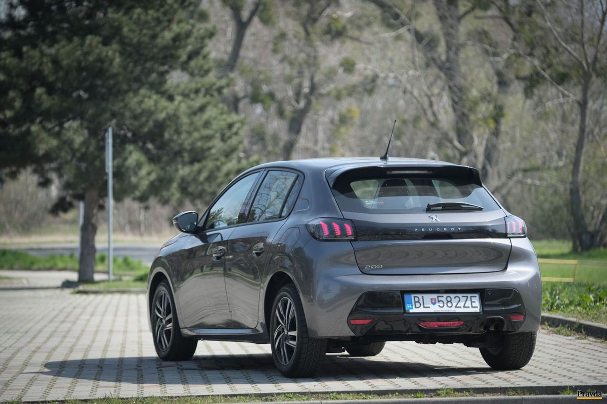 Peugeot 208 je dostupný v 8 farbách exteriéru.