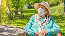 Opatrovateľská služba a opatrovanie v čase pandémie