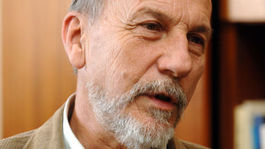 Profesor Čiampor: Výmysly o škodlivosti vakcín majú svoje cintoríny