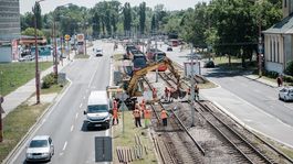 Hluk ako z preletu prúdového lietadla. Električka rozhádala Bratislavu