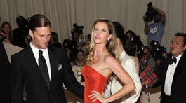 Rok 2011: Športovec Tom Brady a jeho manželka - topmodelka Gisele Bundchen