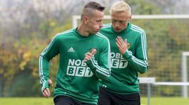 Kluby ani hráči nežijú z ruky do úst. Zneužívajú krízu