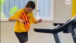 Neuveriteľné! Z trikov mladíka na bežeckom páse vám padne sánka