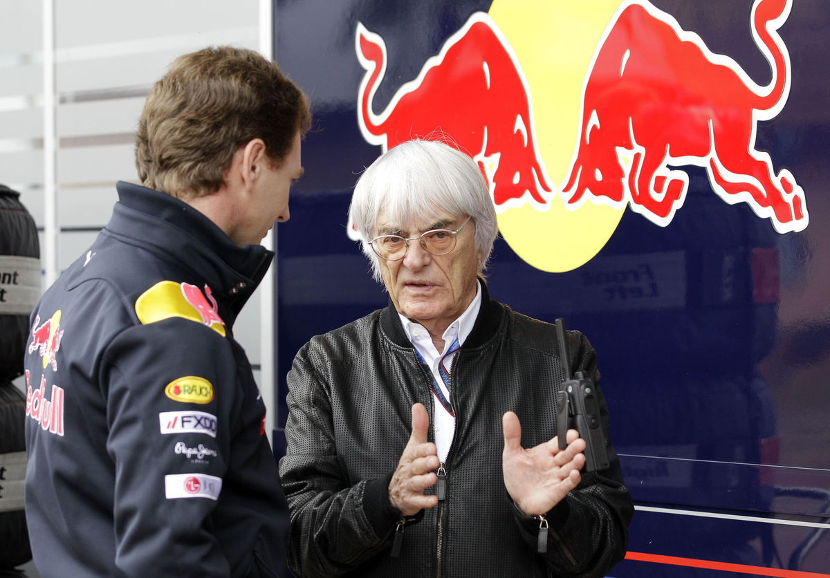 Bernie Ecclestone na archívnej snímke v debate...