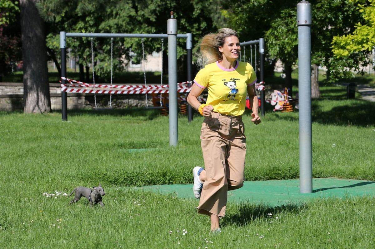 Michelle Hunziker v parku v talianskom Bergame.