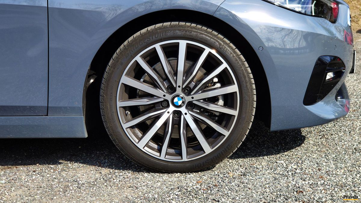 Testované BMW posiela výkon na cestu...