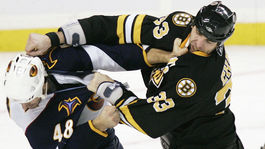 V Kitcheneri pocta, v Atlante prepadák. Valábik vraj najviac zaujal bitkou s Chárom