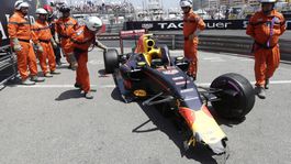 Verstappen by sa v 80. rokoch viackrát zabil, nepochybuje expretekár F1