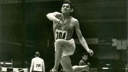 Prvý československý trojskokan, ktorý prekonal 16 m. Zomrel Peter Nemšovský