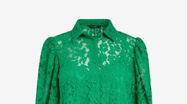 Zelené čipkované šaty Next. Predávajú sa za 58 eur. 