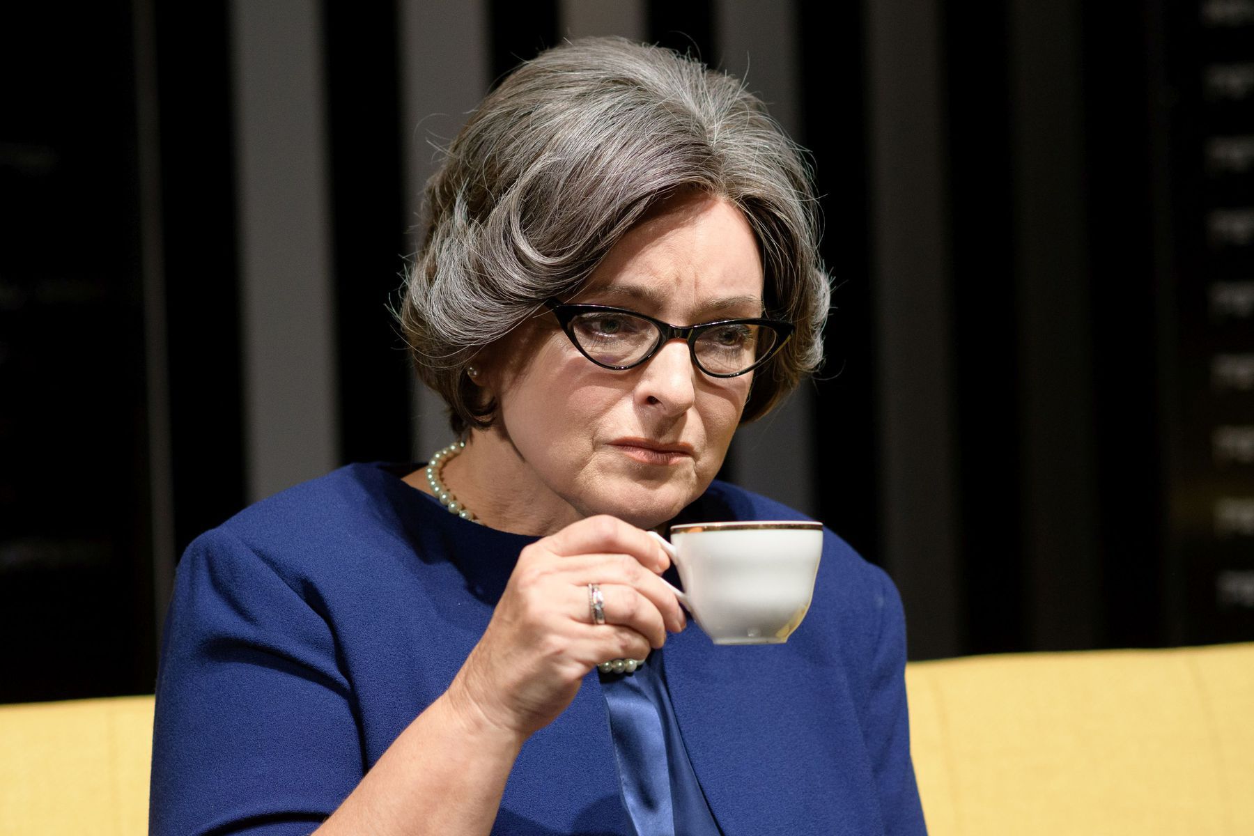 Herečka Eva Pavlíková ako Hannah Arendtová v...