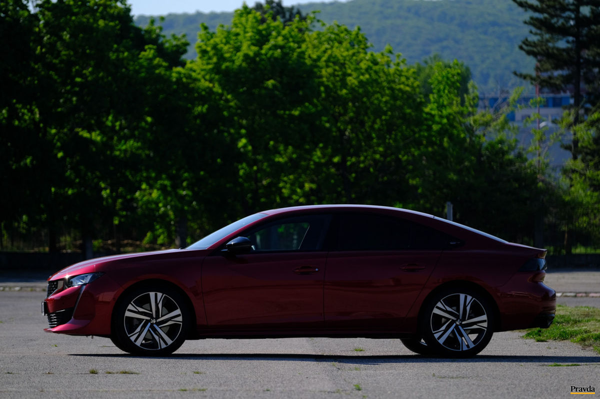 Peugeot 508 patrí do kategórie liftbackov.