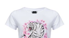 Dámske tričko s animovaným motívom tigra logom značky Pinko. Predáva sa od 120 eur. 