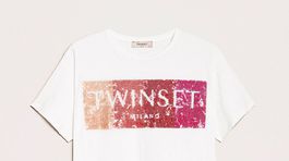 Dámske tričko s flitrovaným nápisom Twinset. Predáva sa za 95 eur. 