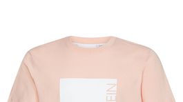 Dámske tričko s logom Calvin Klein. Predáva sa za 52 eur. 