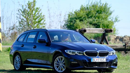 BMW 330d xDrive Touring - test 2020