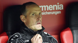 Tréner bundesligistu pri reštarte nebude. Môže za to zubná pasta