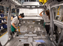 Kyberútok otriasa Jaguar Land Rover v...