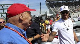 Budeme poriadne zhrdzavení, vraví Hamilton. Spomínal aj na Laudu