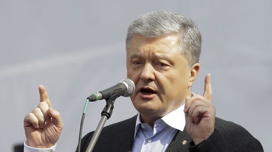 Ukrajinský exprezident Porošenko má na krku obvinenie z velezrady