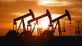 Ceny ropy mierne klesli, cena Brentu sa pohybuje nad 45 dolárov za barel