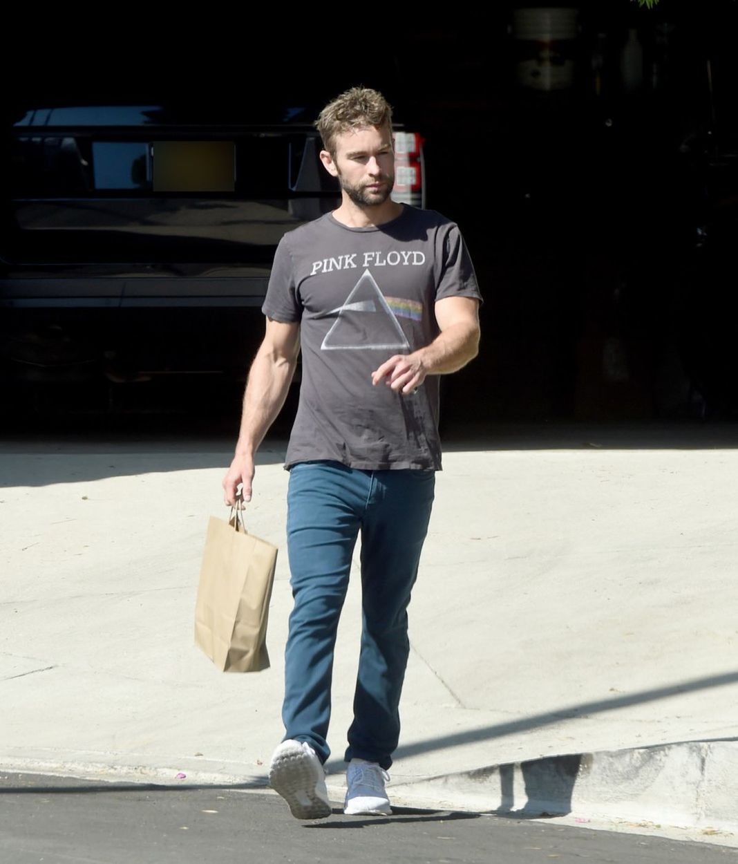 Herec Chace Crawford počas pandémie zjavne...