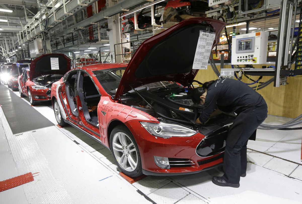 Tesla vo Fremonte vyrába viacero modelov, medzi...