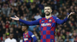 Bude pomáhať slovenskému brankárovi? Piqué má prvú ponuku na odchod