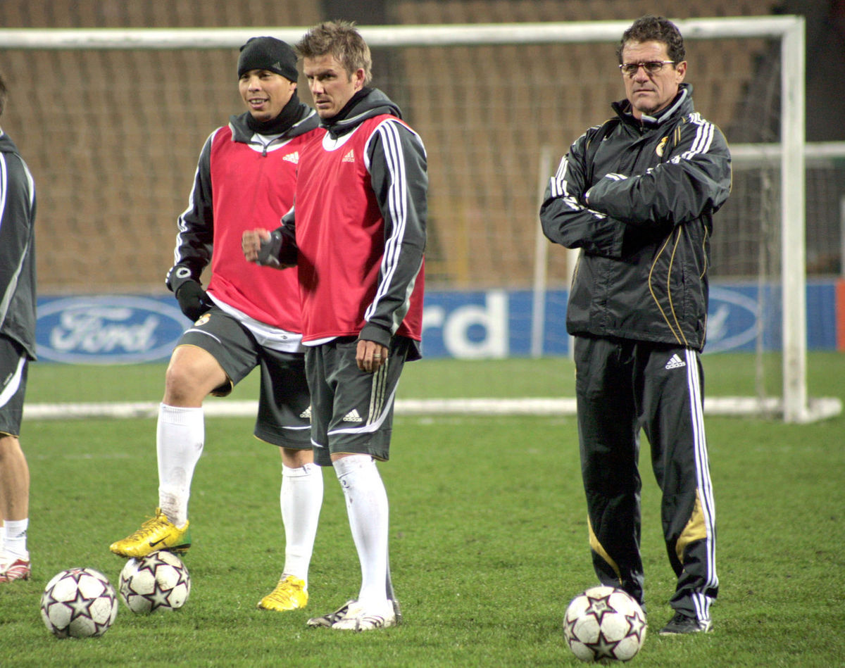 Tréner Realu Fabio Capello so zverencami...