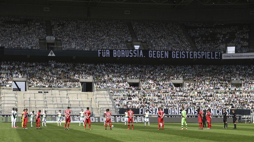 Minúta ticha pred zápasom medzi Borussiou...