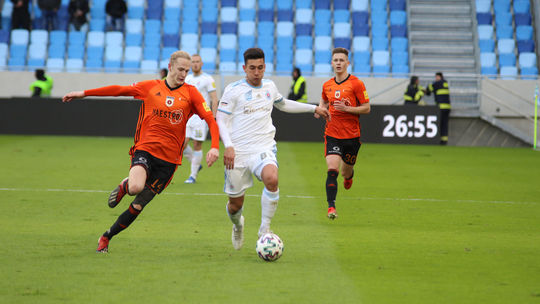 Vernon de Marco, Tomáš Bobček