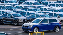 V Nemecku sa už hromadia nepredané autá. V cene 15 miliárd eur!