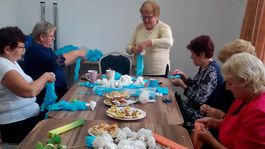 Seniori v Zubrohlave sa od mladých priúčajú novotám