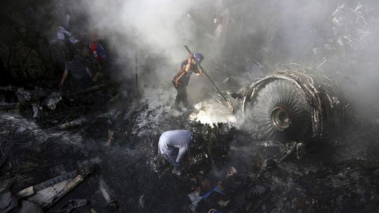  Našli druhú čiernu skrinku z havarovaného pakistanského lietadla