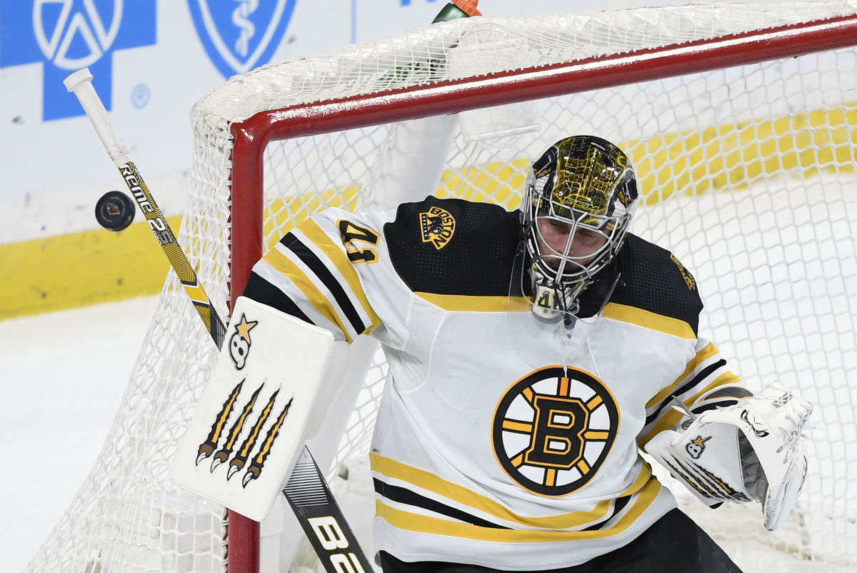 Jaroslav Halák v drese Bostonu.