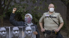 Snemovňa reprezentantov USA schválila reformu polície pomenovanú po Floydovi