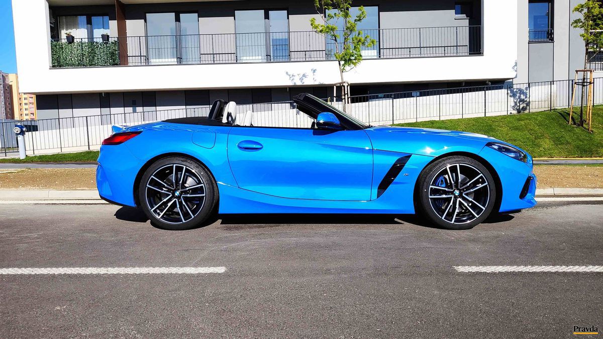 Automobil na dĺžku meria 4 324 mm.