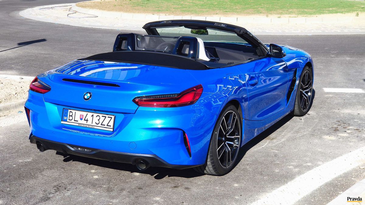 BMW Z4 má vpredu uložený motor a pohon zadnej...