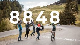 Brutálny test pred Tour. Saganov spolujazdec rekordne „zdolal“ Everest