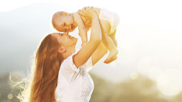 Dávka materské: Aká je najnižšia a čo otcovia?