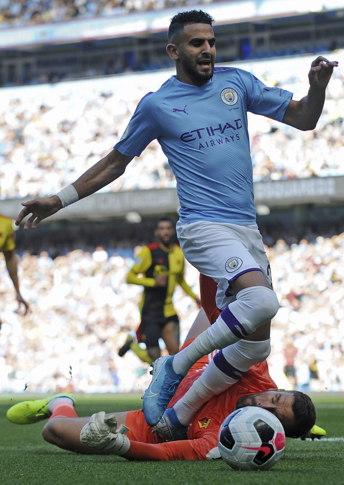 Riyad Mahrez v drese Manchestru City.