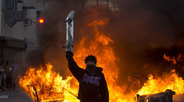 Rozdelené USA čelia viacerým krízam